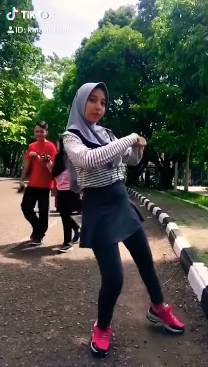 Kintan Fitriyani Tik Tok Boom Boom Boom - Kelly Courtney