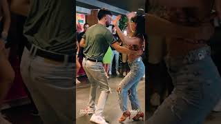 Bailando Bachata - Chayanne | Daniel y Tom Bachata Groove