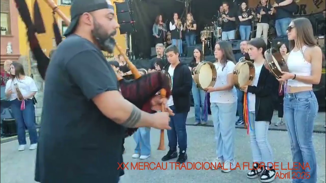 SUELTO AYERAN nel Conciertu BG Güestia y Collacios. XX Mercáu Tradicional La Flor de L.lena.