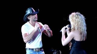 Tim Mcgraw Kicks out Fan before duet with Band Perry Gorge, WA 6/18/2011 chords