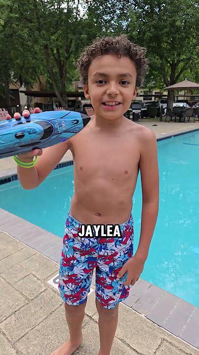 RC Speed Boat VS RC Battle Ship