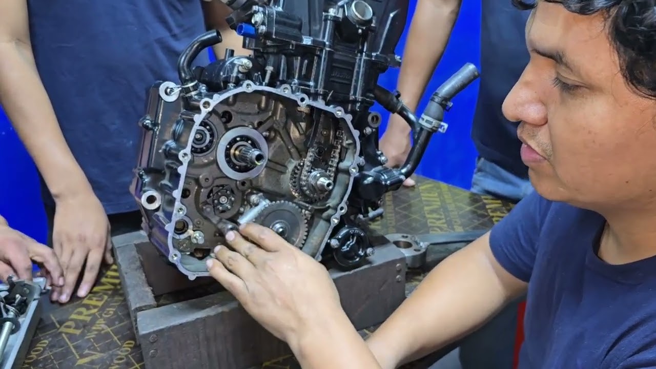 Desarmado del embrague de la Dominar 400cc