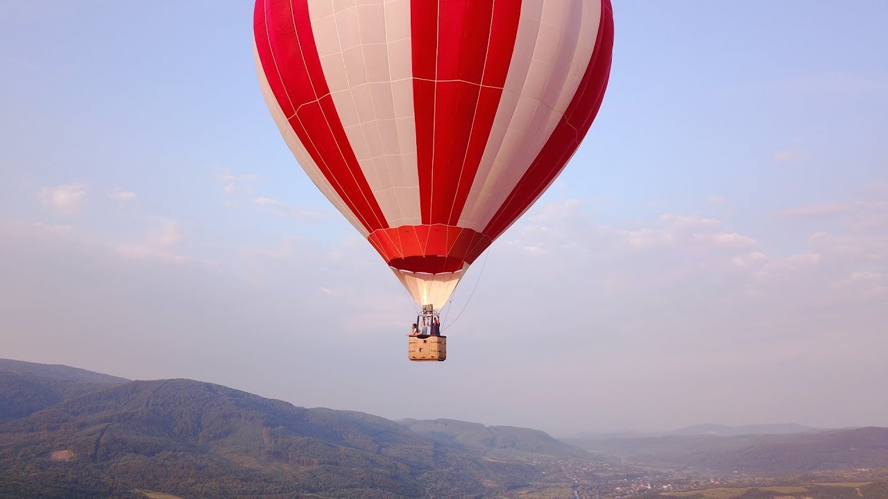 Летающий воздушный шар. Воздушные шары полет. Воздушный шар полетать. Полет на воздушном шаре на рассвете. Полет на воздушном шаре в подарок.