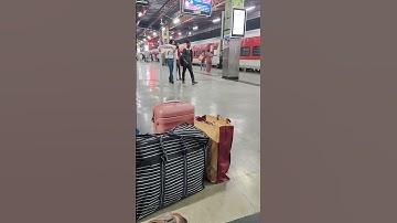 12428 rewa anvt express Arrival in Anand vihar terminal #rewa #indianrailways #anandviharterminal