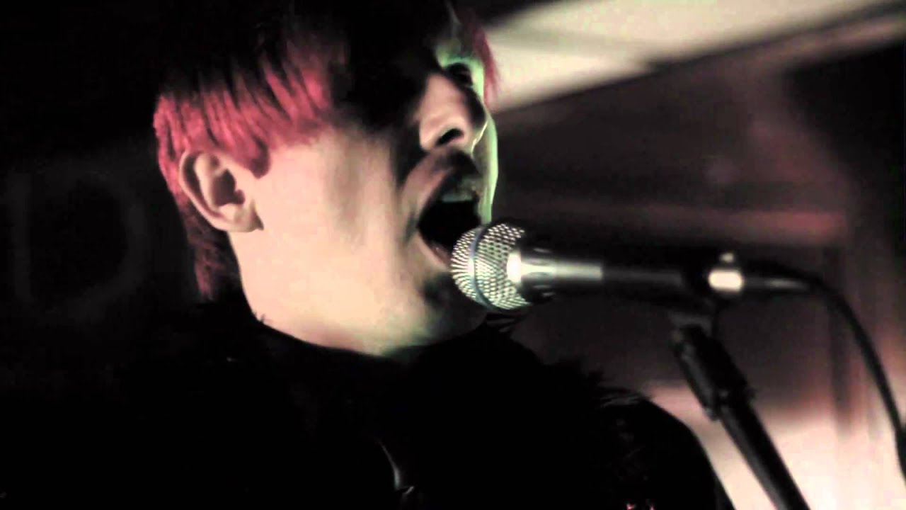 Breaking Glass - Hold on