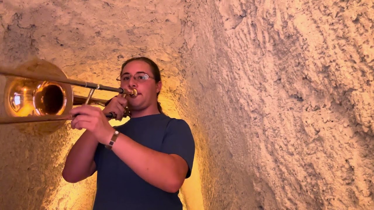 Cavatine E major in a cave in Cancun