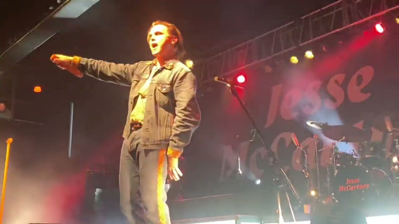 Jesse McCartney - Right Where You Want Me (Live in Milwaukee)