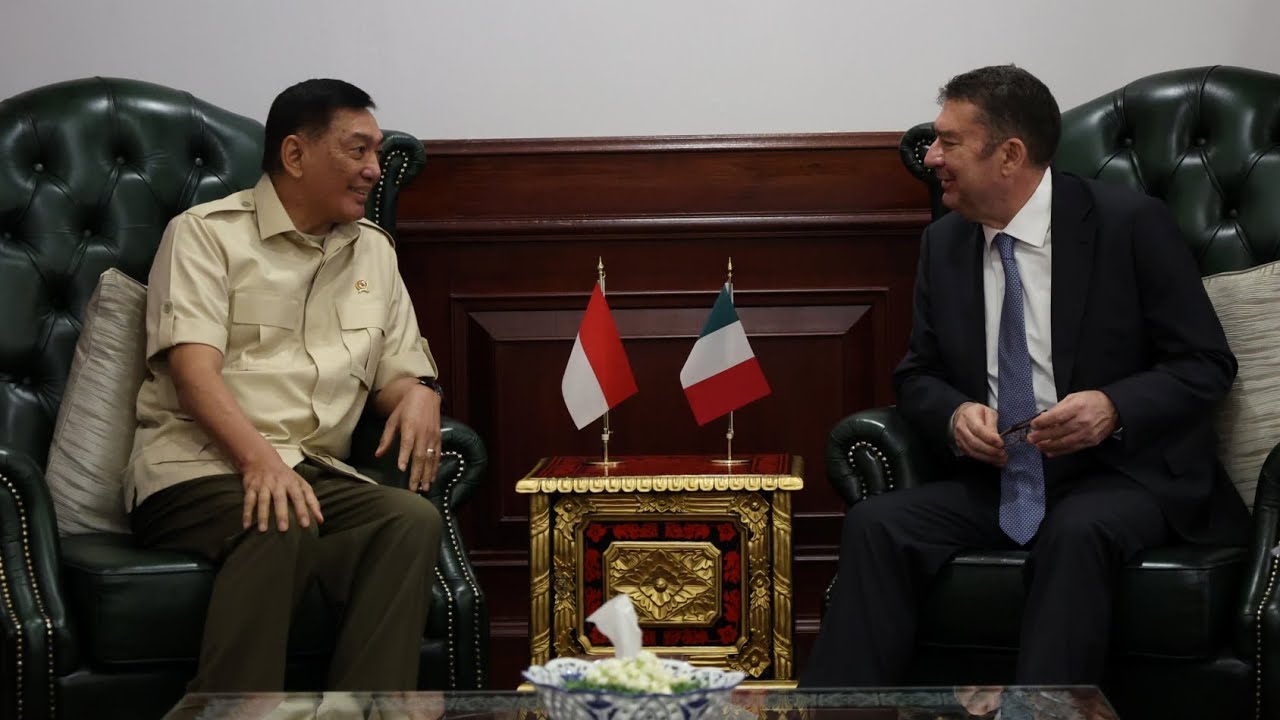 Menhan RI Sjafrie Sjamsoeddin menerima kunjungan Duta Besar Italia