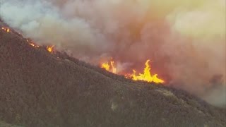 Raw video of massive wildfire threatening oil refinery near Santa Barbara