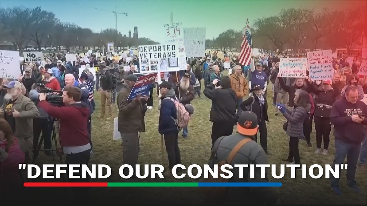 Thousands of US military veterans protest against Trump | ABS-CBN News