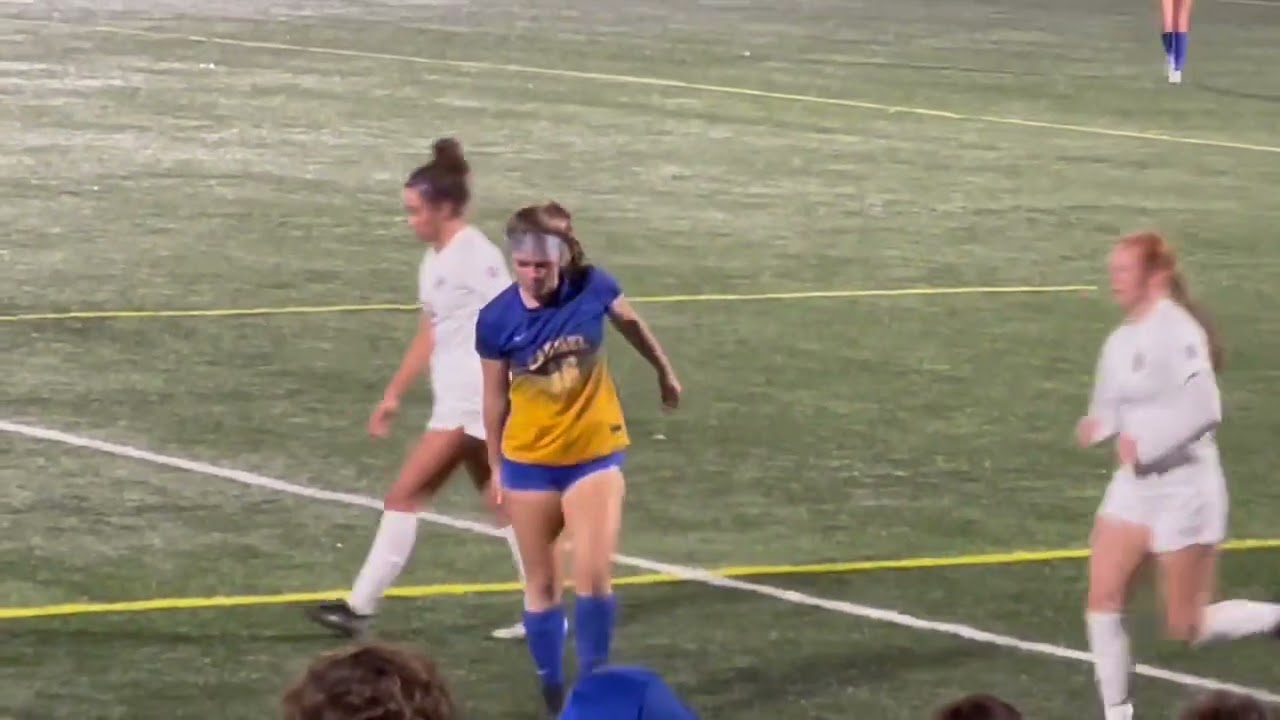 Olivia Gardner Varsity High School Junior Wing #16-Assist Attempt