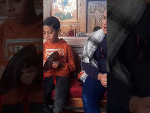 يمدح فيكي داؤد بالعشره اوتار