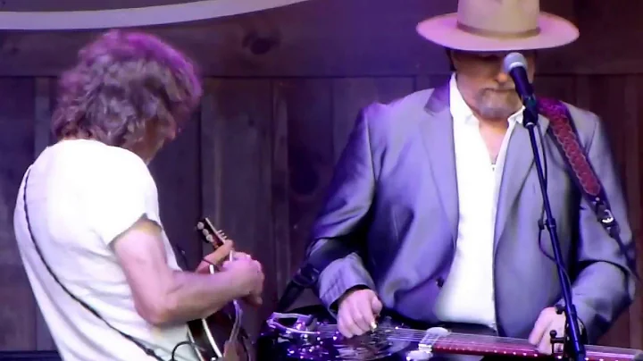 Sam Bush, Jerry Douglas, Tommy Emmanuel play Stevi...