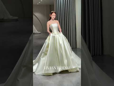 Một chiếc váy có phom đẹp còn cuốn hơn cả ngàn viên đá