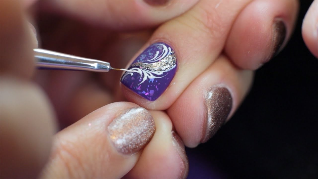 Trendmánia - Nézd meg közelről - Lila csillogó körmök