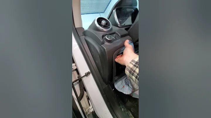 2015 Chevy trax driver knee air bag removal.