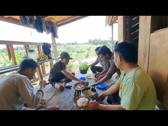 @FfrensTV | MAKAN DI PONDOK KEBUN SOLEGAR LINGSANG BERSAMA KAWAN KAWAN class=