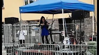 Violinist Lotta Virkkunen @ Hurstille Hynää Fundraiser, Helsinki Day 2018 Violinist Lotta Virkkunen @ Hurstille Hynää Fundraiser, Helsinki Day 2018