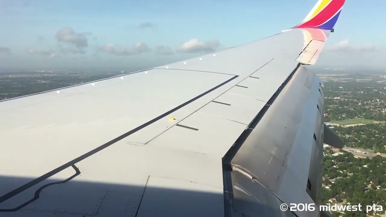 Southwest Airlines 737-700 Landing at HOU from MDW (08/10/16)