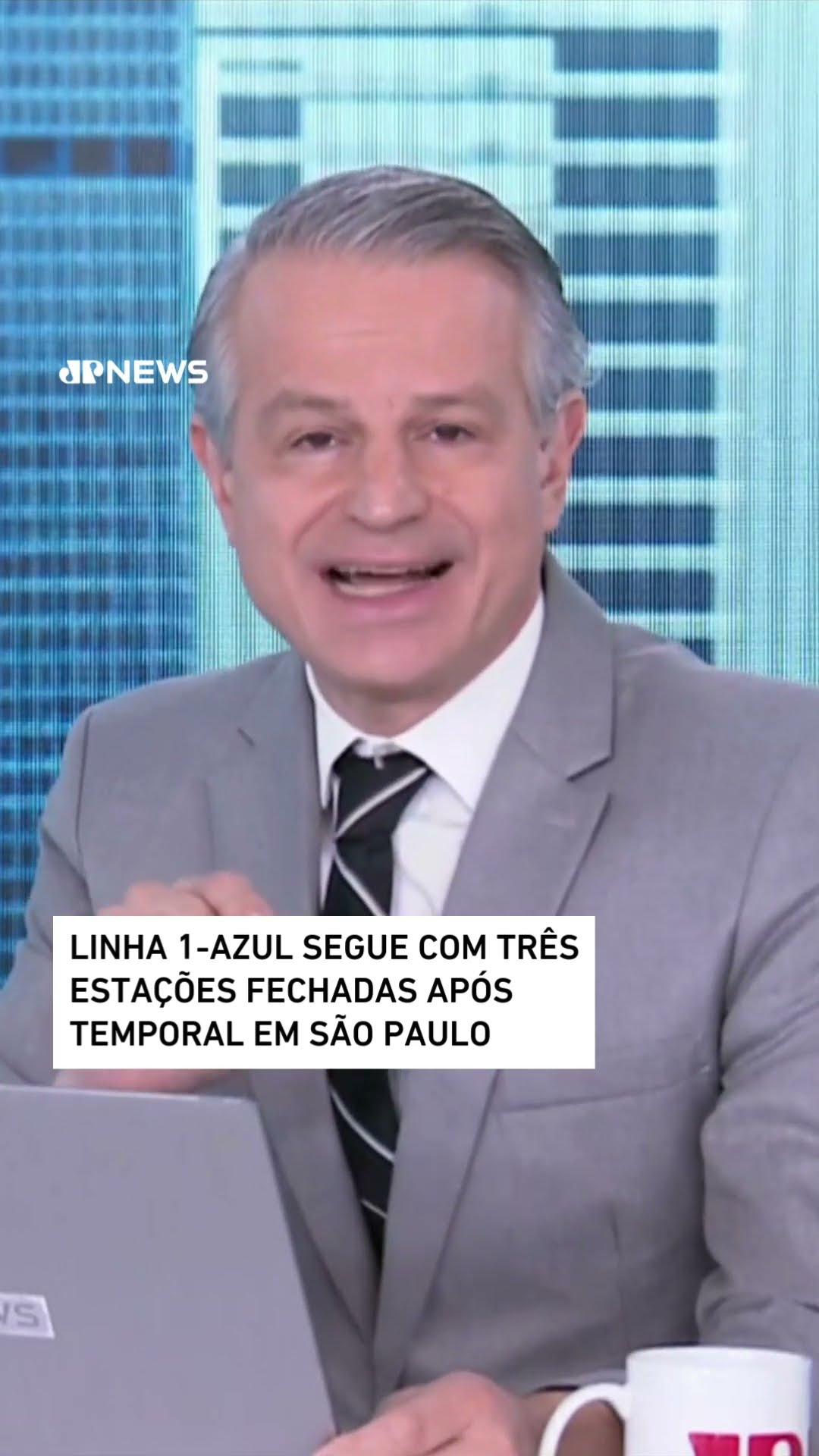 Linha 1-Azul segue com três estações fechadas após temporal em São Paulo #shorts