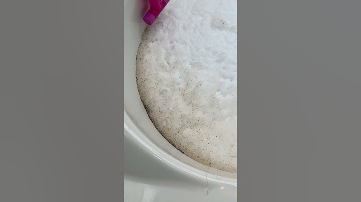 👀😱Deep Cleaning The Dirtiest Tub Ever #shorts