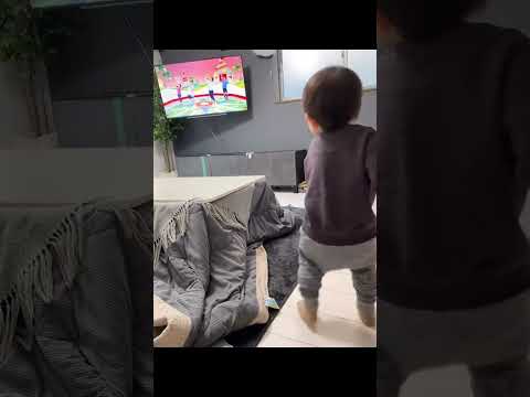 大好きな『からだダンダン』大興奮で踊るどころじゃなさそうwww#shorts