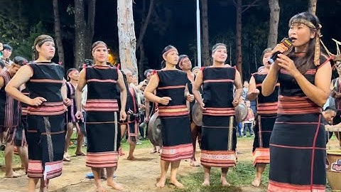 Hát dân ca và hoà tấu nhạc cụ Tây Nguyên của làng Mrong Yố