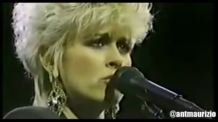 Lorrie Morgan's EPIC Keith Whitley Tribute (Must S...