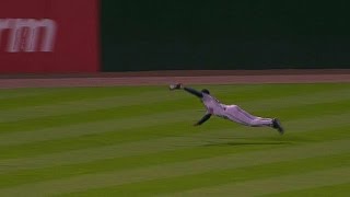 MIN@CWS: Buxton hustles to make a fine diving catch
