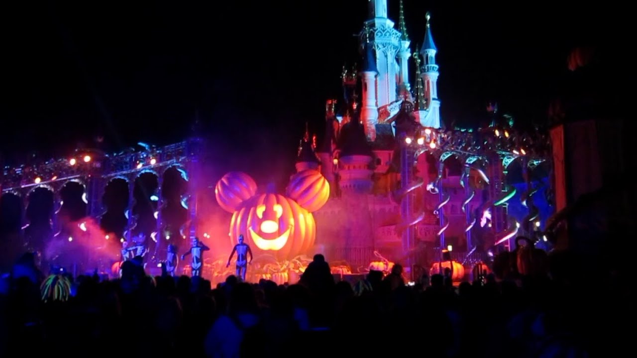 Disneyland Paris Halloween 2012 - YouTube