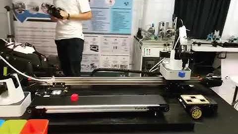 DOBOT Magicians cooperate to sort out blocks