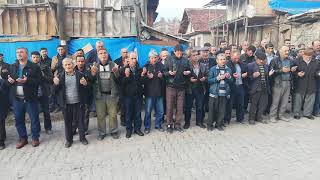 Demi̇rci̇ni̇n Esenyurt Köyünde Ali̇ Kesgi̇ni̇n Cenaze Töreni̇nde Hasan Barutçu Hoca Dua Edi̇yor..