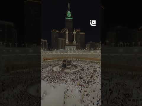 في مطلع العام الهجري تبد لت كسوة الكعبة كما جرى عليه العمل نسأل الله عام ا مبارك ا على أمة الإسلام