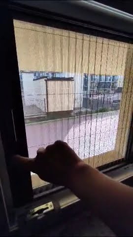 Раздвижная москитная сетка Плиссе на балкон - YouTube