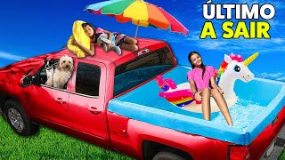 O Último A Sair Do Carro E Da Piscina Vence O Desafio
