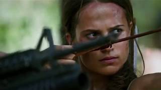 Tomb Raider: A Origem  Alicia Vikander se aventura pela floresta