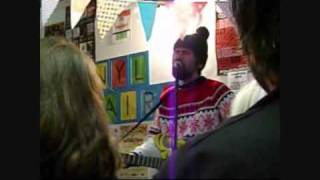 Gruff Rhys - Let Robeson Sing (Live in Spillers, 19-12-2011)