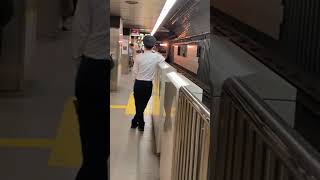 大阪メトロⓂ️Ⓜ️の御堂筋線のミャクミャクのラッピング列車