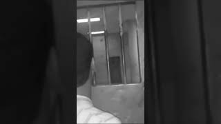 اجمل صوت سجين يغني واقف مصدوم صوته روعهالفيديو بيه معاني غامقه عن الندم 💔