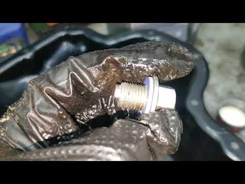 Камри v40. Классика жанра, сорвали резьбу масляного поддона😎.