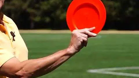 Disc Golf - Karl Molitoris teaches thumber throw