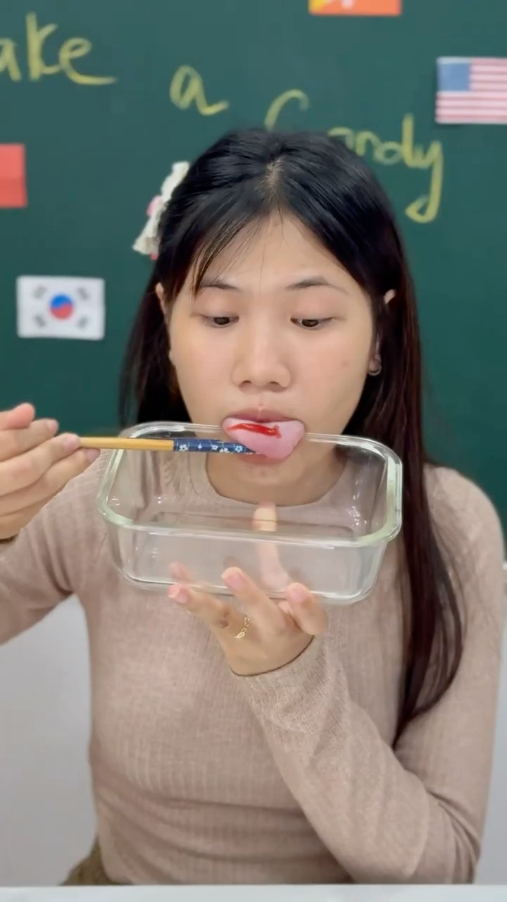 LNS - Cô gái ăn sashimi lưỡi || Tongue sashimi #shorts