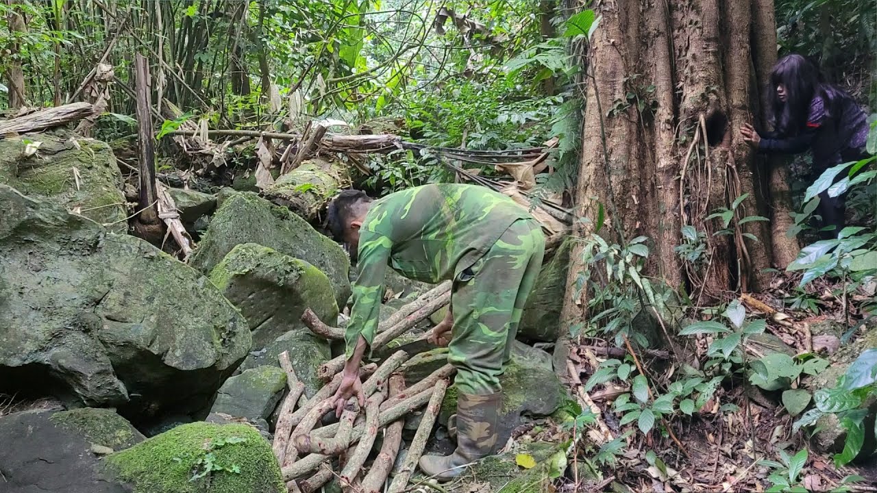 While the uncle was gathering herbs, a strange woman was watching him without his knowledge.