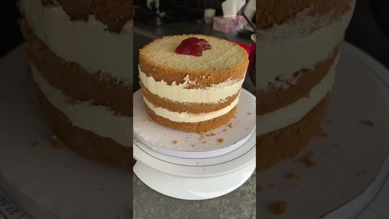 Torte f&uuml;llen  (Mascarpone Sahne Creme & frisch Erdbeeren)