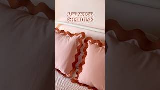 DIY Wavy/Scalloped Cushions #sewingideas #diy #diyhomedecor