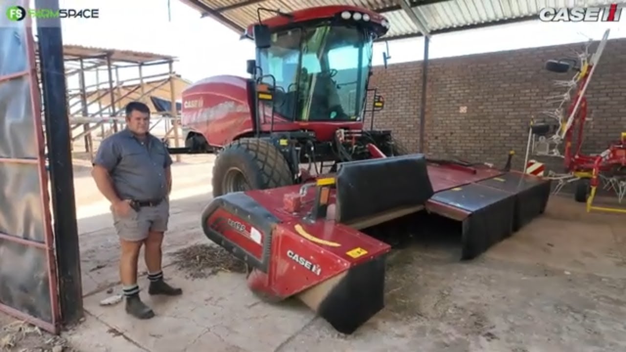 Sny soos ‘n warm mes deur botter met die Case IH WD1905 platsnyer!