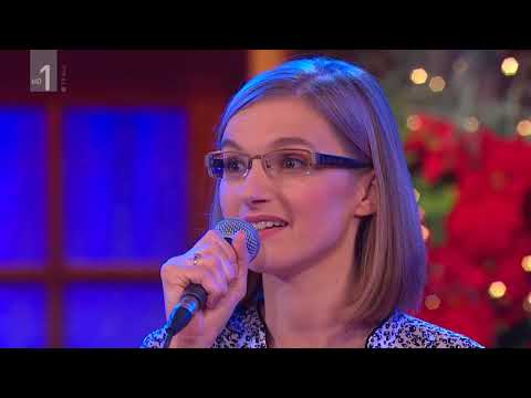 Družina poje -
