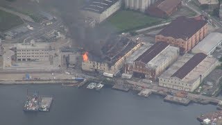 神奈川・横須賀で倉庫火災 煙立ち込める、けが人なし