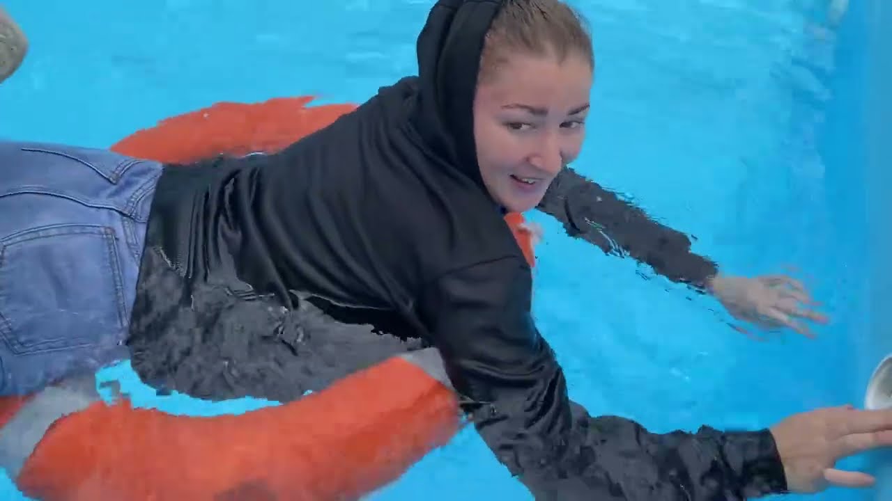 💦WETLOOK•Hello,my darlings !I got wet and had fun in the pool for you 😉 #wetgirl#swimingpool#wet