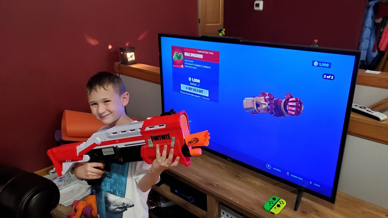 THE HULK SMASHERS PICKAXE IS IN THE ITEM SHOP!